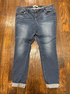 Slink Women's Boyfriend Jeans in Medium Blue Wash